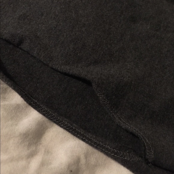 3/$25🌻 Large Heather grey sleeveless cat T - Picture 6 of 6